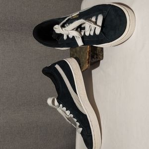 Puma Classic blue suede sneakers size 4